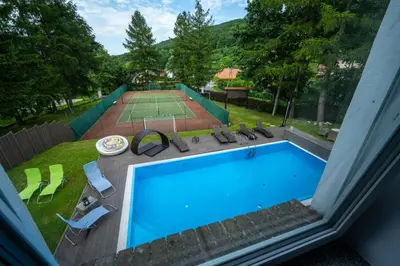 Basen w obiekcie Apartamenty w Górach Sowich lub w pobliżu