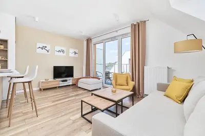 Telewizja i/lub zestaw kina domowego w obiekcie Villa Nova Lux Apartment Wrocław Kowale by Noclegi Renters