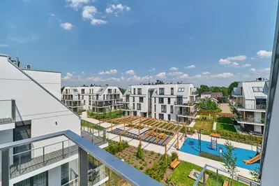 Basen w obiekcie Villa Nova Lux Apartment Wrocław Kowale by Noclegi Renters lub w pobliżu