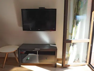 Telewizja i/lub zestaw kina domowego w obiekcie Apartament BOHO DOM Stronie Śląskie
