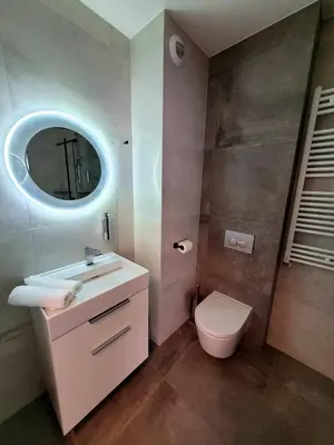 Łazienka w obiekcie HO!HOUSE Legnicka