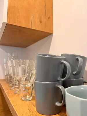 Zestaw do parzenia kawy i herbaty w obiekcie Apartament Słoneczne Okno