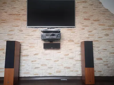 Telewizja i/lub zestaw kina domowego w obiekcie Apartamenty LENA 16 TWOJE poddasze