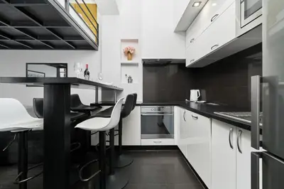 Kuchnia lub aneks kuchenny w obiekcie Apartments Wrocław Ruska by Noclegi Renters