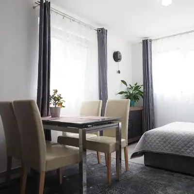 Adobe Apartment - przytulny i free parking