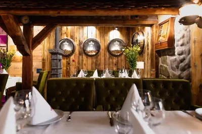 Restauracja lub miejsce do jedzenia w obiekcie Apartamenty Kapitańskie - Pływające