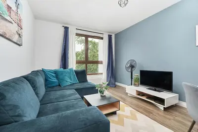 Telewizja i/lub zestaw kina domowego w obiekcie Apartments Odra Tower Wrocław by Noclegi Renters