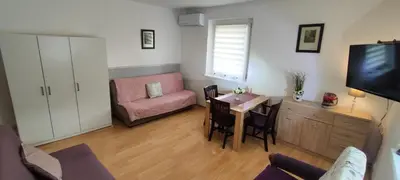 Część wypoczynkowa w obiekcie Apartament przy Wrocławskim Stadionie