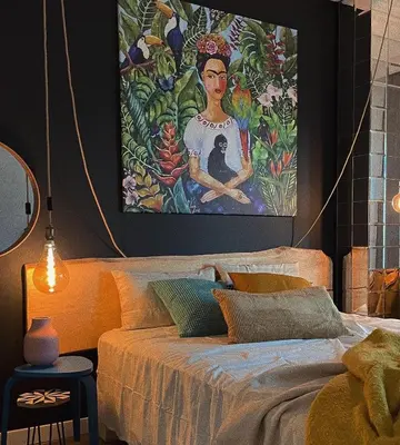 Łóżko lub łóżka w pokoju w obiekcie Uroczy apartament Art Marina z widokiem na rzekę i bezpłatnym parkingiem