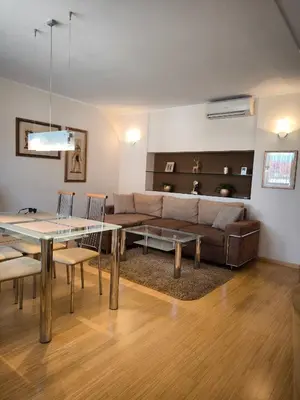 Część wypoczynkowa w obiekcie Uroczy apartament przy deptaku z parkingiem.