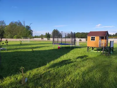 Ogród w obiekcie Noclegi nad stawami wypożyczalnia kajaków i rowerów