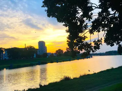 Widok na rzekę nieopodal tego apartamentu
