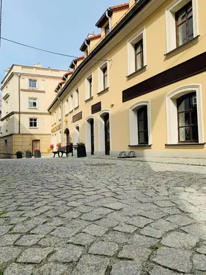 Budynek, w którym mieści się apartament