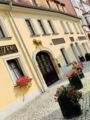Budynek, w którym mieści się apartament