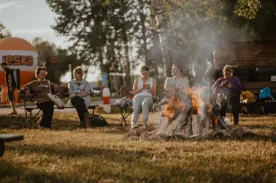 Goście zatrzymujący się w obiekcie Noclegi JuraPark Krasiejów