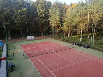 Tenis lub squash w obiekcie Domek Quatro Brzezinki lub w pobliżu