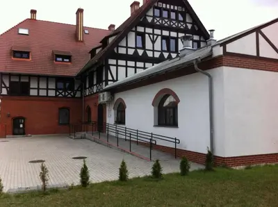 Budynek, w którym mieści się hotel