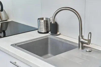 Kuchnia lub aneks kuchenny w obiekcie Nowa Tęczowa Apartments Promenada Staromiejska by Noclegi Renters