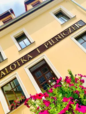 Budynek, w którym mieści się apartament
