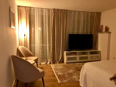 Telewizja i/lub zestaw kina domowego w obiekcie Old Town Romantic Apartment. Breslau-Wroclaw.