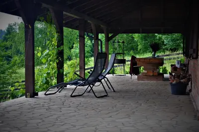 Ogród w obiekcie Chata nad Dziką Orlicą z jacuzzi