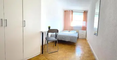 Łóżko lub łóżka w pokoju w obiekcie Noclegi - ul Śliczna