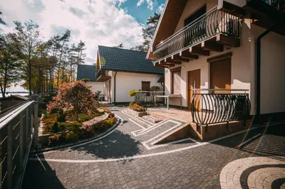 Budynek, w którym mieści się dom wakacyjny
