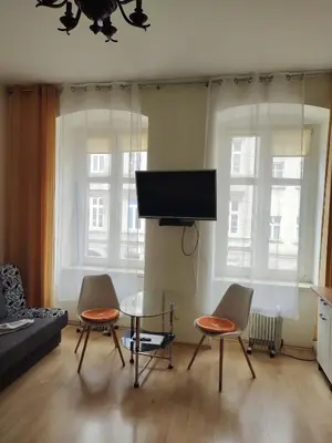 Telewizja i/lub zestaw kina domowego w obiekcie Pokój w centrum wrocławia