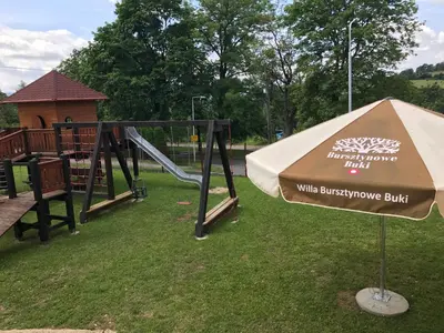 Plac zabaw dla dzieci w obiekcie Bursztynowe Buki