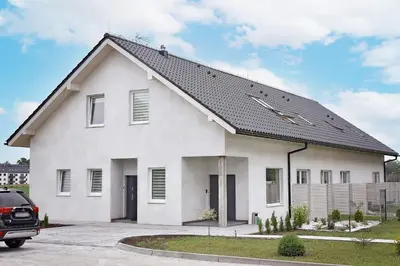Budynek, w którym mieści się gospodarstwo agroturystyczne