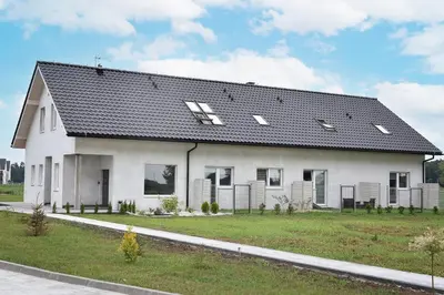 Budynek, w którym mieści się gospodarstwo agroturystyczne
