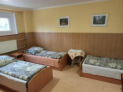 Łóżko lub łóżka w pokoju w obiekcie Motel Sportowy OSiR Jawor