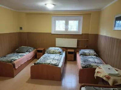 Łóżko lub łóżka w pokoju w obiekcie Motel Sportowy OSiR Jawor