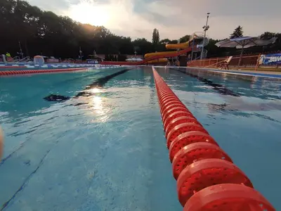 Basen w obiekcie Motel Sportowy OSiR Jawor lub w pobliżu