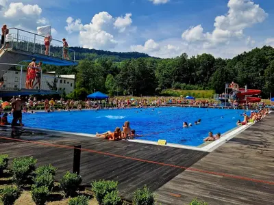 Basen w obiekcie Apartament Mountains Góry Sowie lub w pobliżu