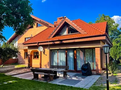 Budynek, w którym mieści się willa