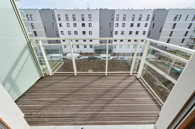 Balkon lub taras w obiekcie Apartment Wichrowa with FREE GARAGE Wrocław by Noclegi Renters