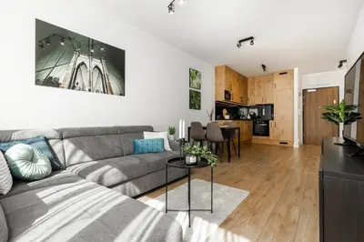 Kuchnia lub aneks kuchenny w obiekcie Apartament Near Sky Tower Free Parking for 2 cars