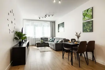 Część wypoczynkowa w obiekcie Apartament Near Sky Tower Free Parking for 2 cars