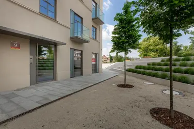 Budynek, w którym mieści się apartament