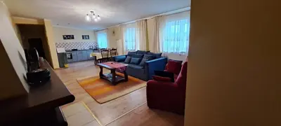 Część wypoczynkowa w obiekcie Apartament Alcatraz 90m z kominkiem Kamienna Góra