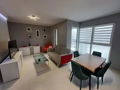 Telewizja i/lub zestaw kina domowego w obiekcie Apartament DIAMENTOWY z garażem -Centrum Gliwic