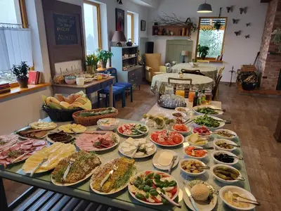 Jedzenie w gospodarstwie agroturystycznym lub w pobliżu