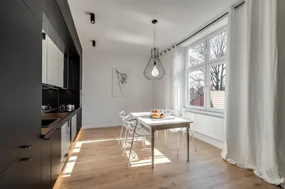 Telewizja i/lub zestaw kina domowego w obiekcie Jan III Sobieski - Luksusowy apartament L z darmowym prywatnym parkingiem