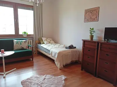 Łóżko lub łóżka w pokoju w obiekcie Przytulny pokój blisko autostrady S3 i 6 min od Rynku