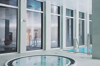 Basen w obiekcie Holimo Hotel lub w pobliżu