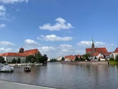 Widok na rzekę nieopodal tego apartamentu