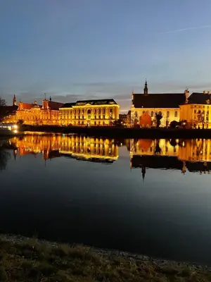 Widok na rzekę nieopodal tego apartamentu