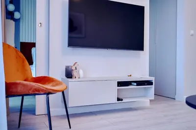 Telewizja i/lub zestaw kina domowego w obiekcie LAGUNA Apartament Polanica Residence 3