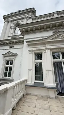 Budynek, w którym mieści się aparthotel
